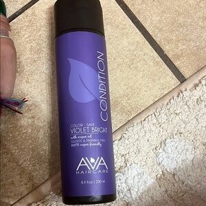 Purple Hair Conditioner for Vibrant Shine